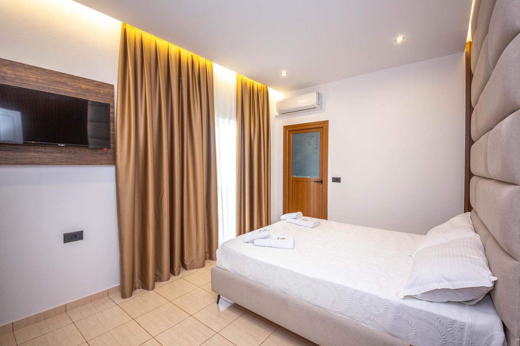 Hotel New Crystal Ksamil Eksteriør bilde